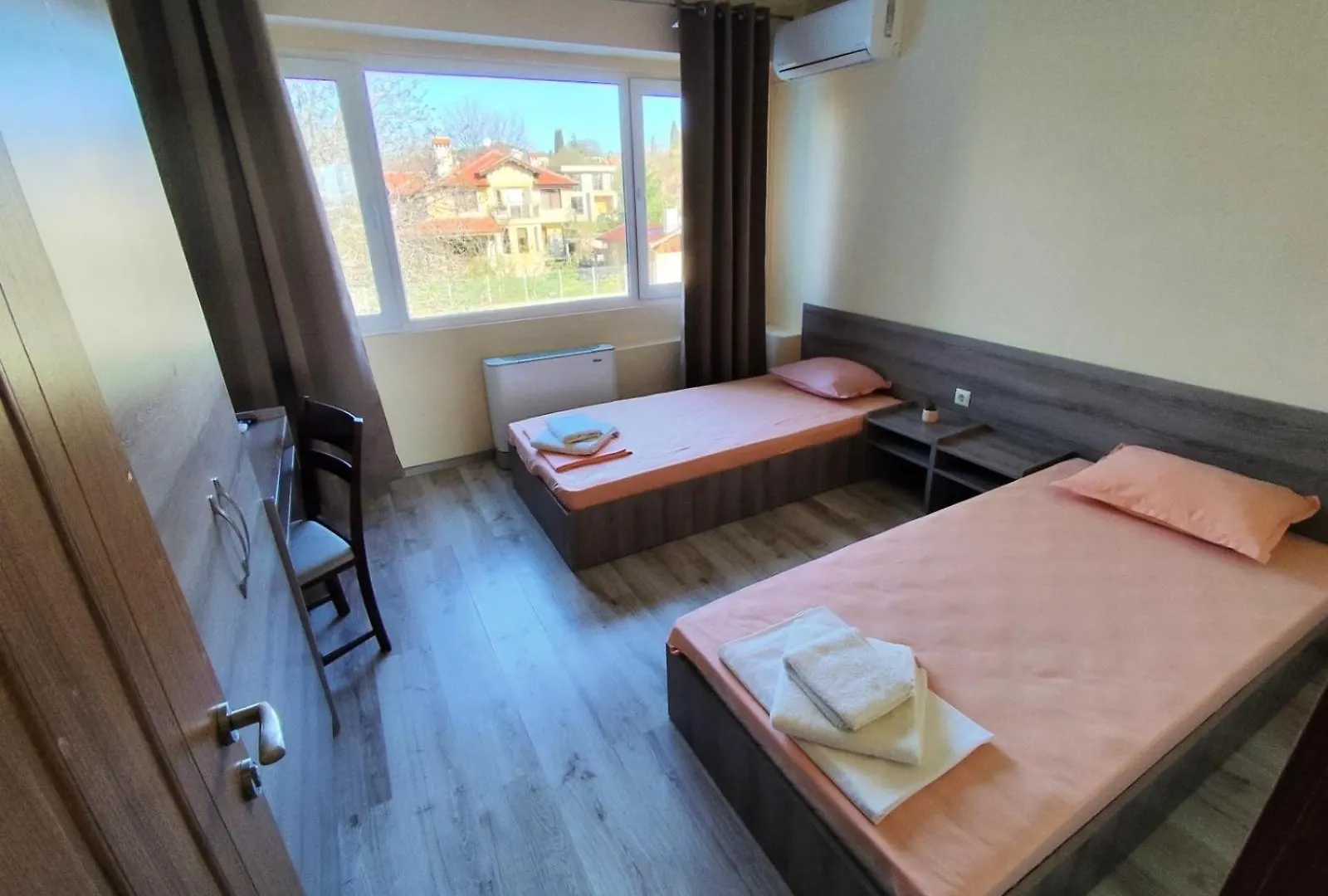 Хостел Спортна База Ветрен Burgas Hostel